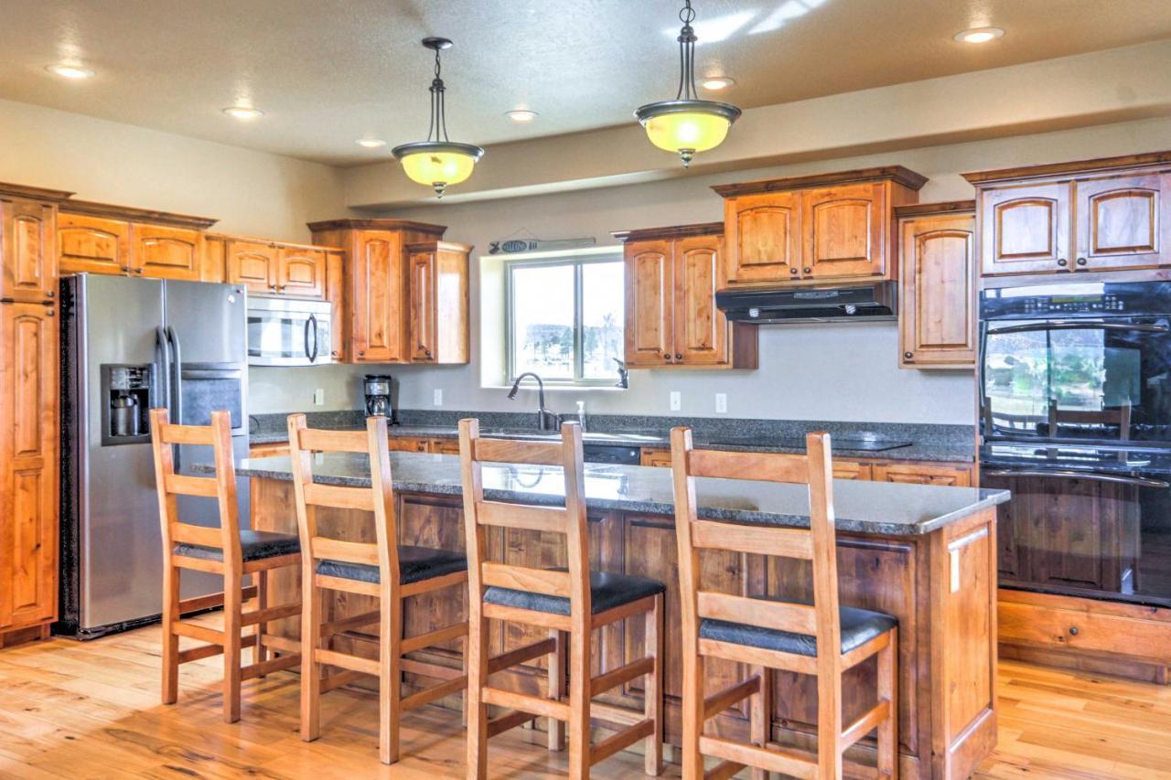 האץ' Rustic Bryce Canyon Home With Deck On Sevier River! מראה חיצוני תמונה